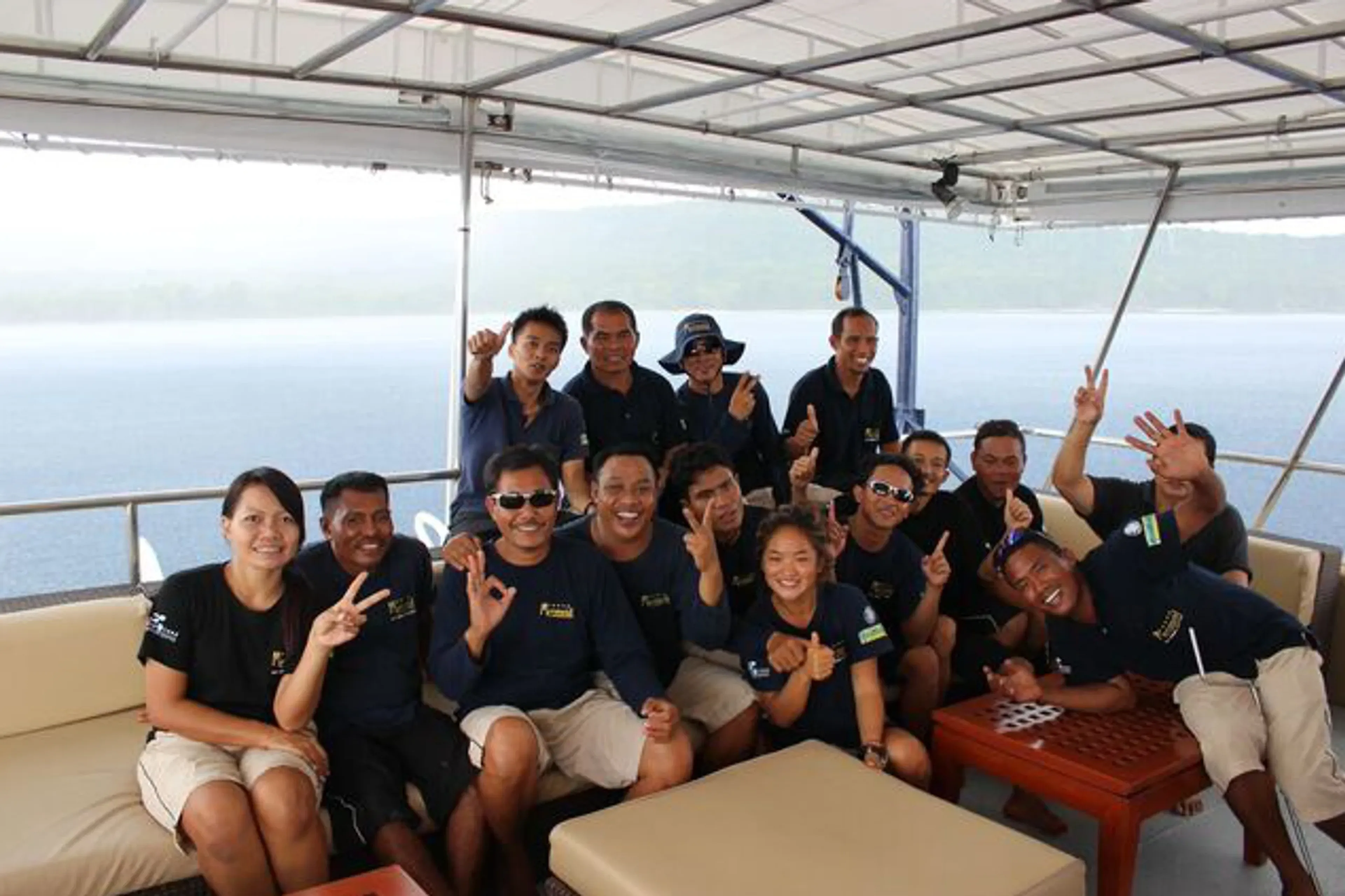 01_Mermaid_Bali_Komodo_Bali_Mermaid II - boat crew 1 Dec 2013.webp